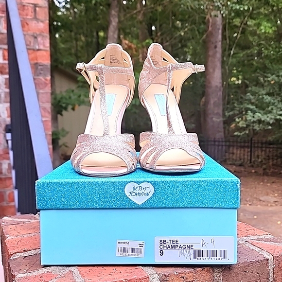 Betsey Johnson Shoes - Betsy Johnson gold glitter strappy heels
